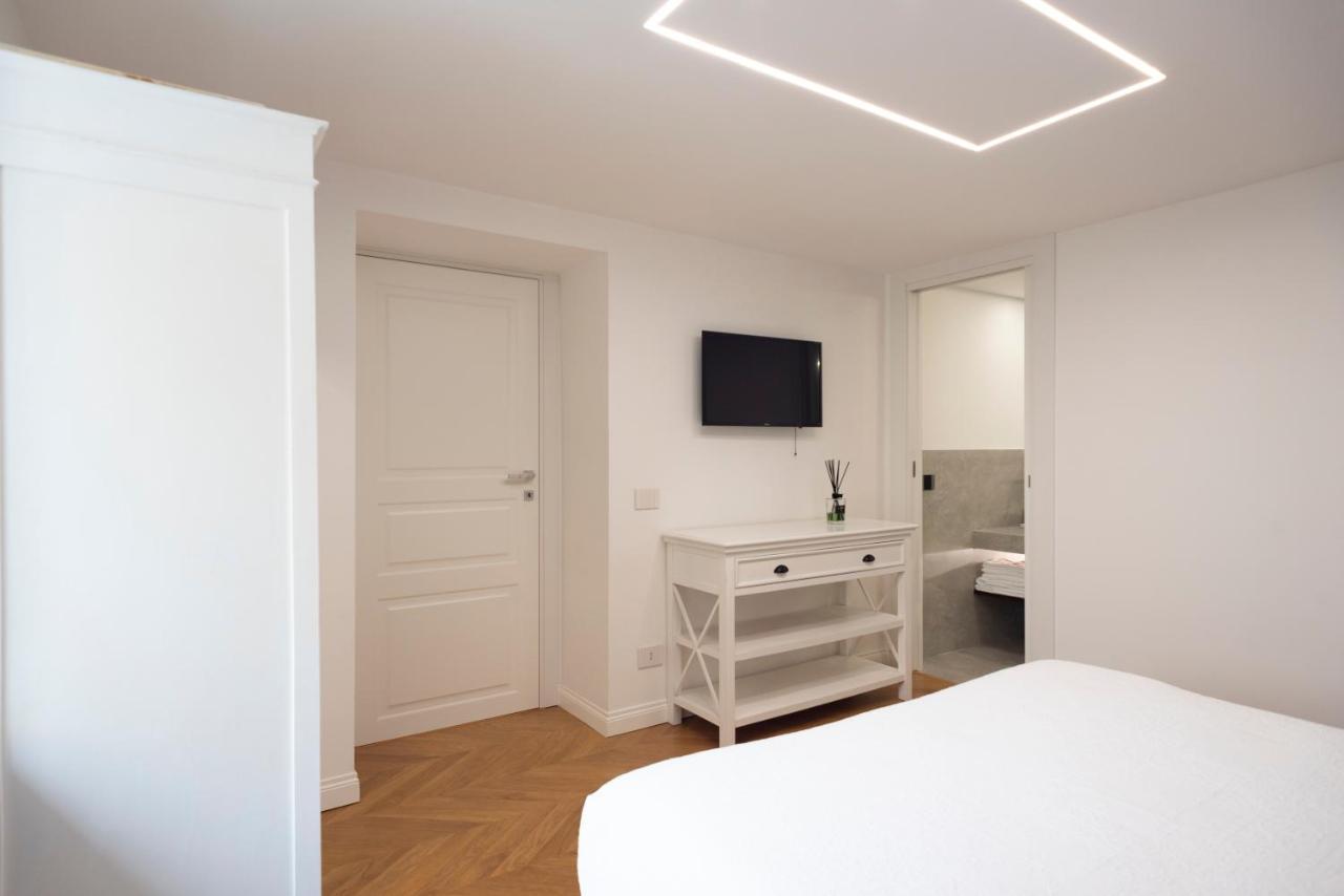 Appartement Dimora Scura à Naples Extérieur photo